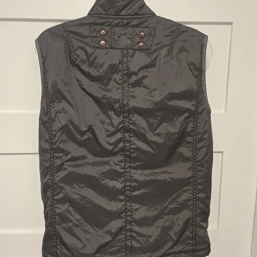 Dark Gray 100% Nylon Tactical Streetstyle Zip Up Vest with Pockets - Picture 5 of 6